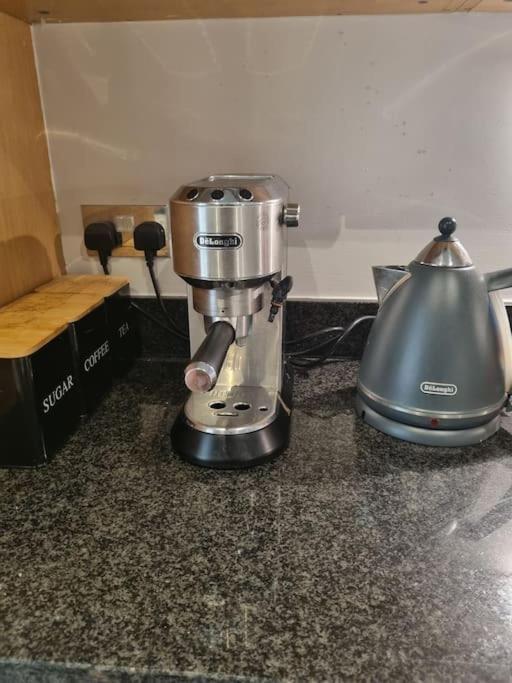 Centrally Located, Comfy 2-Bed 2-Bath Apt Dublin Kültér fotó