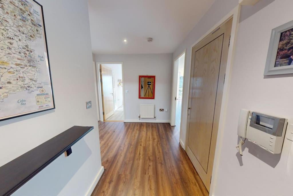 Centrally Located, Comfy 2-Bed 2-Bath Apt Dublin Kültér fotó