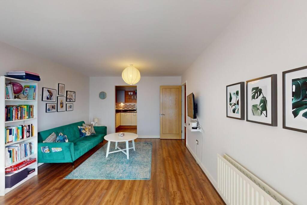 Centrally Located, Comfy 2-Bed 2-Bath Apt Dublin Kültér fotó